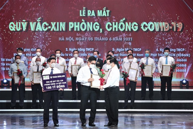 Tập đo&agrave;n Novaland g&oacute;p 100 tỷ đồng v&agrave;o Quỹ vắc xin ph&ograve;ng Covid-19, lan tỏa tinh thần sẻ chia c&ugrave;ng cộng đồng. &nbsp;