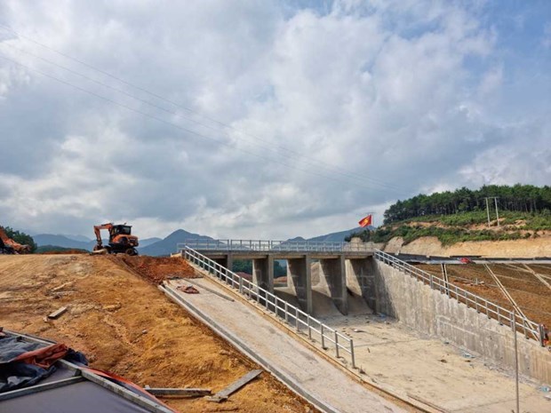 Thi c&ocirc;ng hồ chứa nước N&agrave; Mo ở x&atilde; V&ocirc; Ngại, huyện B&igrave;nh Li&ecirc;u, tỉnh Quảng Ninh.