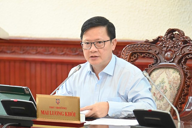 Đồng ch&iacute;&nbsp;Mai Lương Kh&ocirc;i, Thứ trưởng Bộ Tư ph&aacute;p&nbsp;ph&aacute;t biểu tại phi&ecirc;n họp.