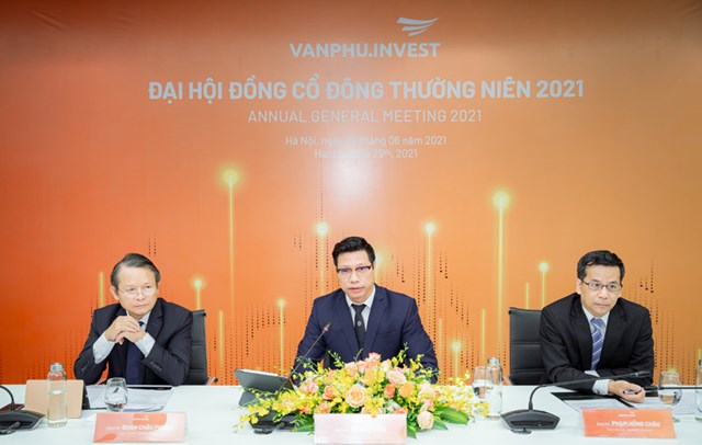 H&igrave;nh ảnh đo&agrave;n chủ tịch Đại hội cổ đ&ocirc;ng trực tuyến của Văn Ph&uacute; - Invest. &nbsp;