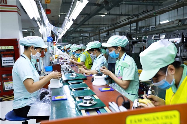 Ch&#237;nh phủ ban h&#224;nh ch&#237;nh s&#225;ch hỗ trợ người lao động v&#224; người sử dụng lao động kh&#243; khăn do Covid-19 - Ảnh 1