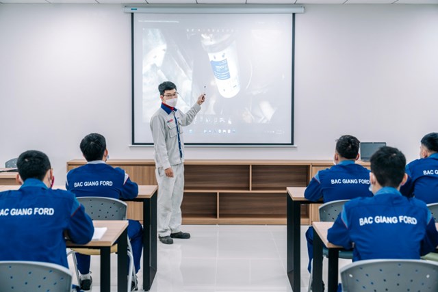 Đ&agrave;o tạo nh&acirc;n sự định kỳ
