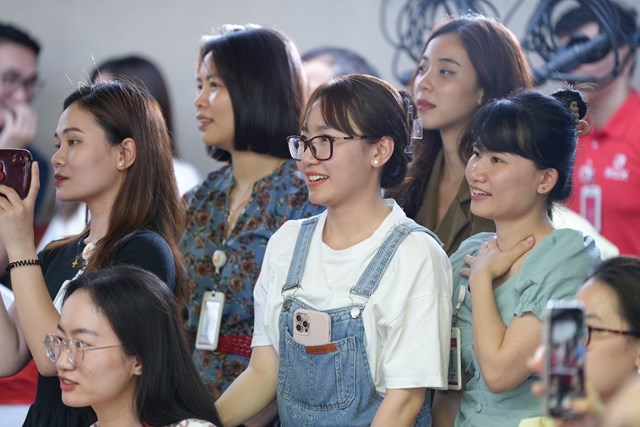 Đằng sau hạnh ph&uacute;c của nh&acirc;n vi&ecirc;n l&agrave; th&agrave;nh c&ocirc;ng của doanh nghiệp. &nbsp;