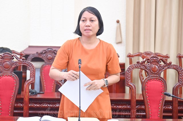 Đồng ch&iacute; B&ugrave;i Thị Thủy,&nbsp;Ph&oacute; Vụ trưởng Vụ tổ chức c&aacute;n bộ.