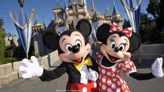 Walt Disney: H&#224;nh tr&#236;nh từ ph&#225; sản đến đế chế giải tr&#237; vĩnh cửu - Ảnh 2