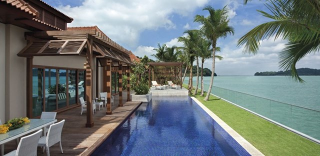 Bi&ecirc;̣t thự bi&ecirc;̉n tại Resorts World Sentosa (Singapore) mang đ&ecirc;́n kỳ nghỉ 5 sao và trải nghi&ecirc;̣m giải trí đặc sắc cho du khách. Ảnh: Resorts World Sentosa &nbsp;