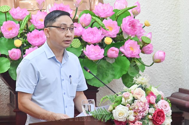 Đồng ch&iacute; Trần Anh Đức, Vụ trưởng Vụ C&aacute;c vấn đề chung về x&acirc;y dựng ph&aacute;p luật. &nbsp;