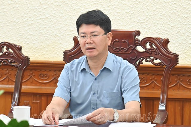 Thứ trưởng Nguyễn Thanh Tịnh ph&aacute;t biểu kết luận cuộc họp.