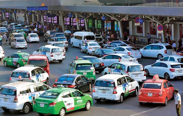 Việc đổi biển sang m&agrave;u v&agrave;ng đối với xe kinh doanh vận tải được thực hiện đồng loạt tr&ecirc;n to&agrave;n quốc v&agrave; k&eacute;o d&agrave;i tới ng&agrave;y 31/12/2021. Ảnh: TL