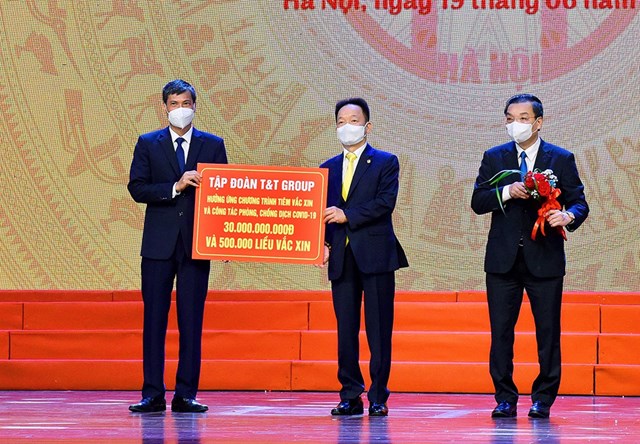 Tập đo&agrave;n T&amp;T Group đ&atilde; ủng hộ hơn 500 tỷ đồng cho c&aacute;c c&ocirc;ng t&aacute;c ph&ograve;ng, chống dịch Covid-19.