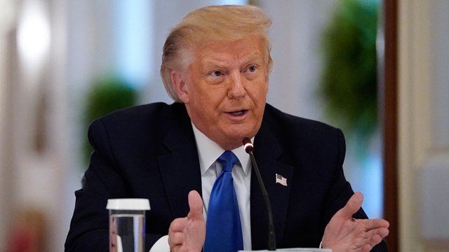 Sẽ ra sao nếu tin tặc chiếm được t&agrave;i khoản Tổng thống Trump, người vốn đ&atilde; nổi tiếng với c&aacute;c ph&aacute;t ng&ocirc;n li&ecirc;n tục tr&ecirc;n Twitter?. Ảnh:&nbsp;News Search Engine.