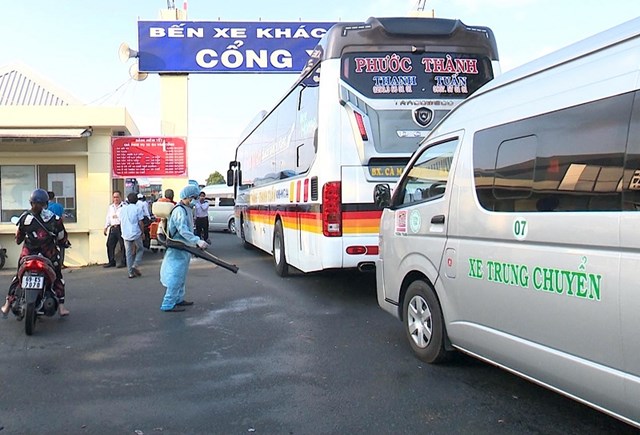 Tổng cục Đường bộ Việt Nam y&ecirc;u cầu Sở GTVT c&aacute;c địa phương l&ecirc;n phương &aacute;n huy động phương tiện sẵn s&agrave;ng cho c&ocirc;ng t&aacute;c đưa người từ v&ugrave;ng dịch về c&aacute;c tỉnh/th&agrave;nh kh&aacute;c. &nbsp;