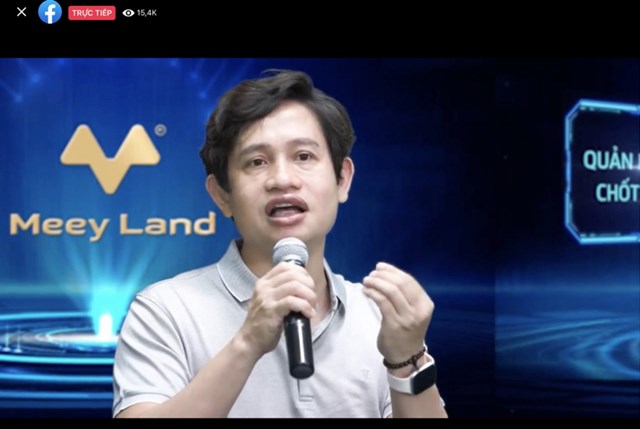 &Ocirc;ng Ho&agrave;ng Mai Chung trả lời c&aacute;c thắc mắc của người xem livestream &nbsp;