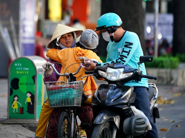 TP HCM sẽ hỗ trợ cho nh&oacute;m lao độn tự do bị ảnh hưởng bởi dịch Covid-19.