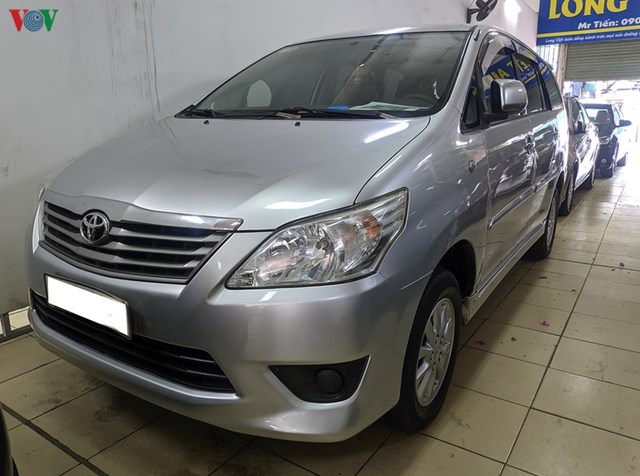 Hiện tại c&aacute;c mẫu xe cũ tầm trung v&agrave; phổ th&ocirc;ng thường được c&aacute;c chủ showroom kinh doanh xe ưu ti&ecirc;n mua v&agrave;o hơn l&agrave; xe sang.