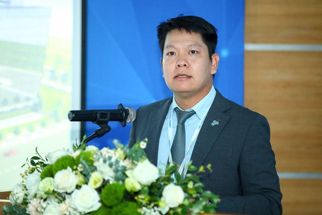 Gi&aacute;m đốc T&agrave;i ch&iacute;nh Tập đo&agrave;n CMC - &ocirc;ng L&ecirc; Thanh Sơn đại diện Ban điều h&agrave;nh b&aacute;o c&aacute;o về Kết quả kinh doanh của Tập đo&agrave;n.
