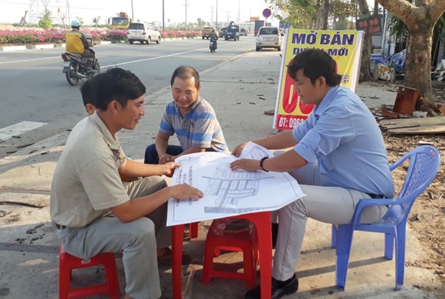 Thị trường&nbsp;bất động sản&nbsp;v&ugrave;ng ven TP. HCM đang s&ocirc;i động trở lại