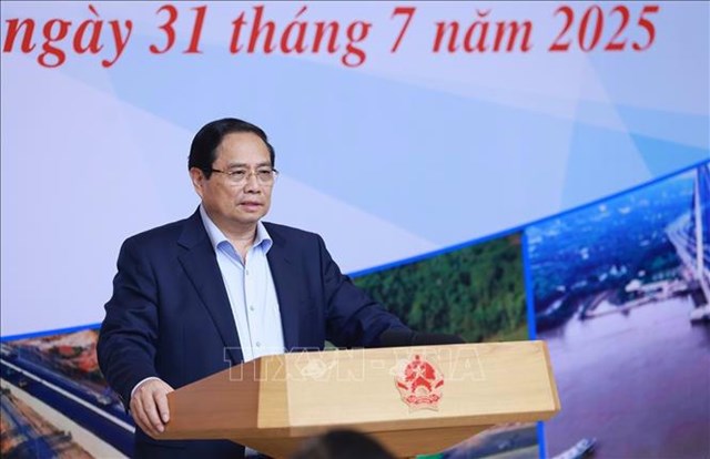 Thủ tướng Phạm Minh Ch&iacute;nh chủ tr&igrave; hội nghị. Ảnh: Dương Giang/TTXVN