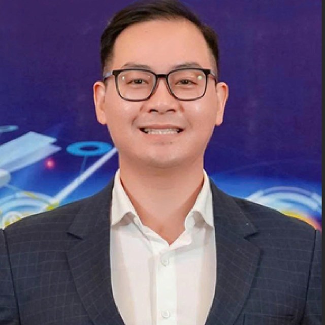 &Ocirc;ng Nguyễn Đắc Trung.