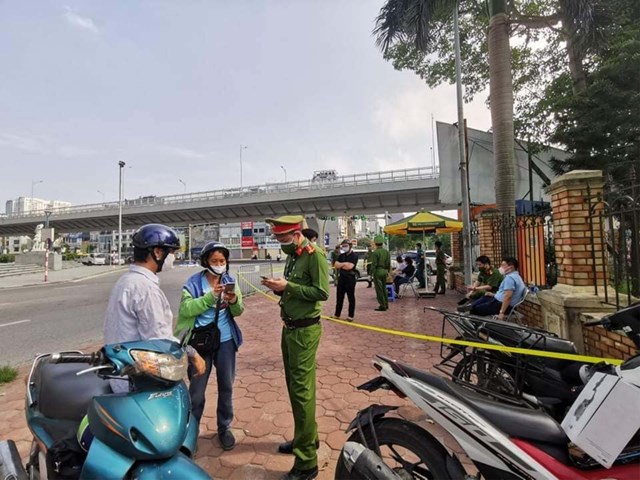 H&#224; Nội xử phạt hơn 14,3 tỷ đồng sau 12 ng&#224;y gi&#227;n c&#225;ch x&#227; hội - Ảnh 1