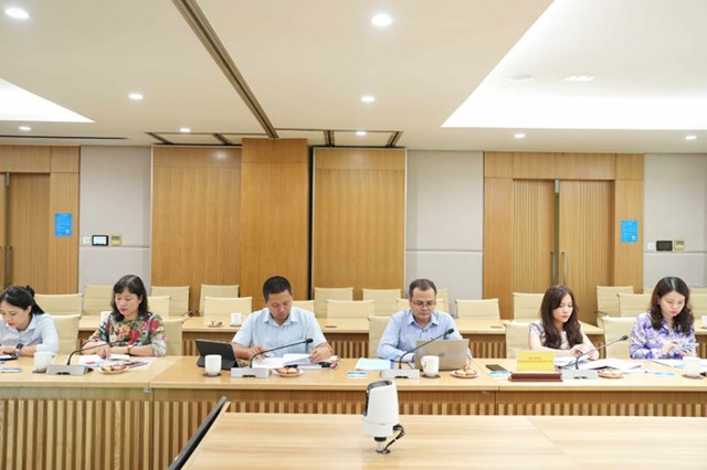 C&aacute;c th&agrave;nh vi&ecirc;n Đo&agrave;n kiểm tra