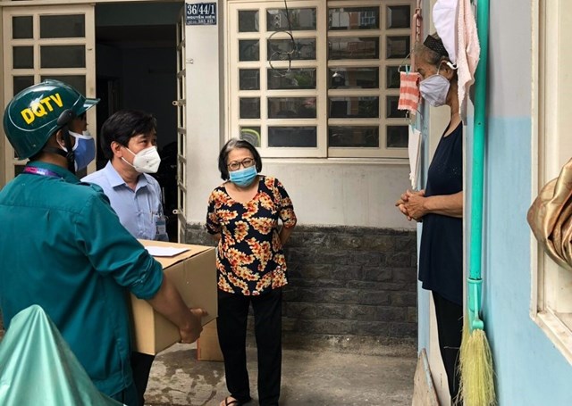 TP HCM ph&#234; duyệt g&#243;i hỗ trợ đợt 2 trị gi&#225; hơn 900 tỷ đồng - Ảnh 1