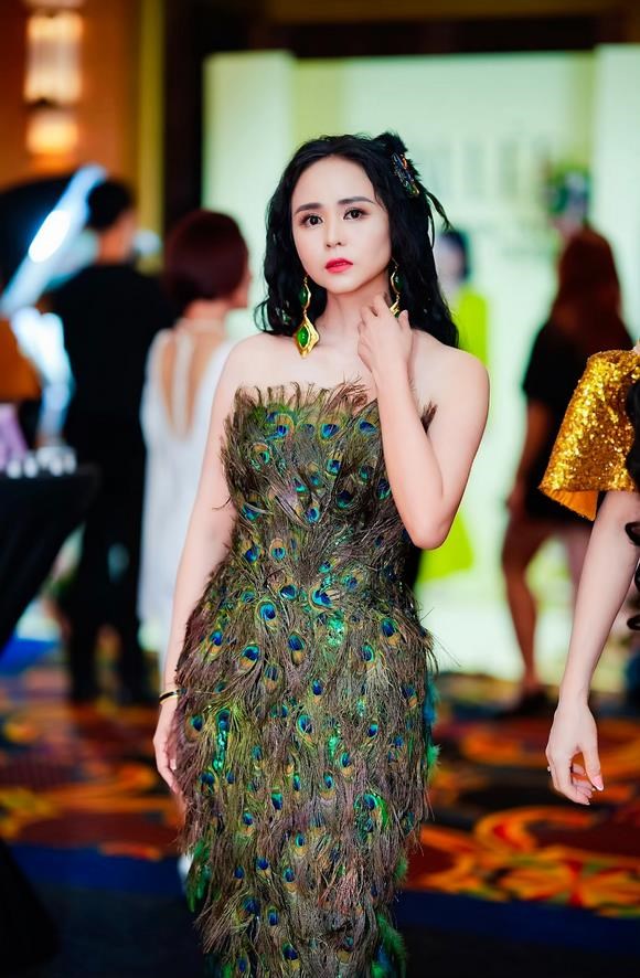 Nữ ho&#224;ng hoa hồng B&#249;i Thanh Hương v&#224; h&#224;nh tr&#236;nh của người phụ nữ dẫn đầu - Ảnh 9