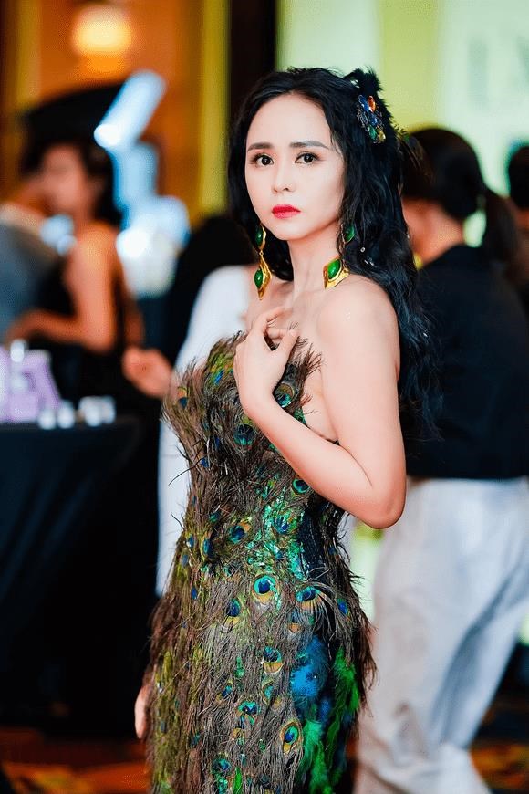 Nữ ho&#224;ng hoa hồng B&#249;i Thanh Hương v&#224; h&#224;nh tr&#236;nh của người phụ nữ dẫn đầu - Ảnh 7