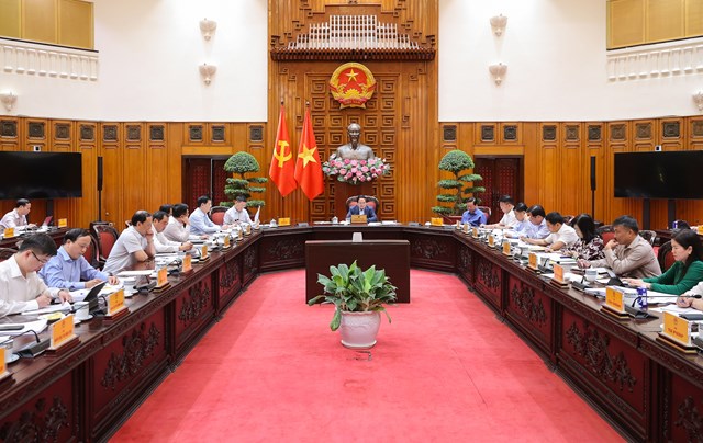 Thường trực Ch&iacute;nh phủ cho &yacute; kiến v&agrave;o c&aacute;c b&aacute;o c&aacute;o, tờ tr&igrave;nh về t&igrave;nh h&igrave;nh kinh tế - x&atilde; hội; ph&acirc;n bổ, giải ng&acirc;n vốn đầu tư c&ocirc;ng - Ảnh: VGP/Nhật Bắc