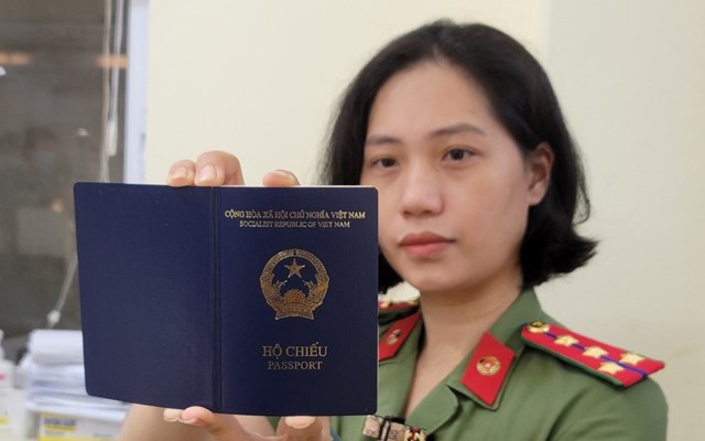 Từ 15/8, th&#234;m mẫu hộ chiếu mới c&#243; thời hạn kh&#244;ng qu&#225; 1 năm - Ảnh 1
