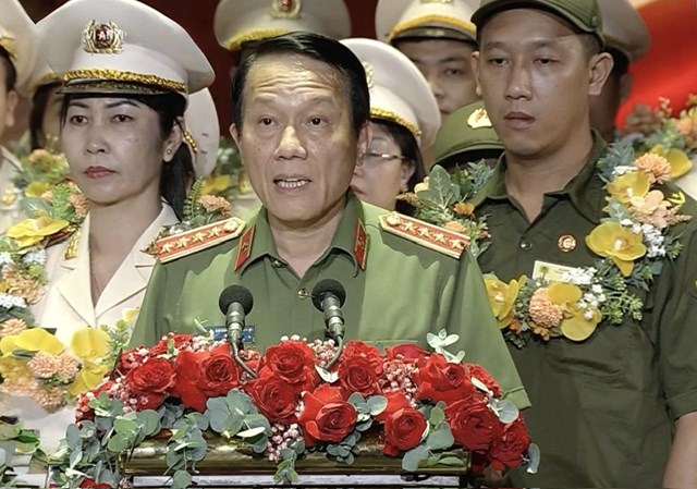 Bộ trưởng Bộ C&ocirc;ng an Lương Tam Quang ph&aacute;t biểu đ&aacute;p từ v&agrave; ph&aacute;t động phong tr&agrave;o thi đua. (Ảnh: PV)