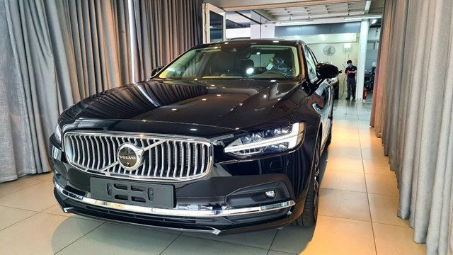 Loạt xe sang đua giảm gi&#225; ‘tất tay’: Mercedes giảm tr&#234;n nửa tỷ chưa l&#224; g&#236; so với mức giảm 1 tỷ của BMW - Ảnh 3