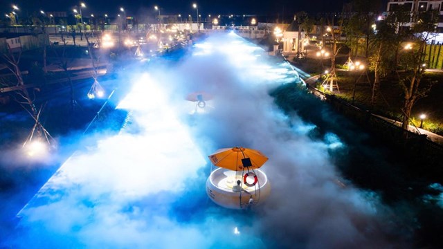 Du ngoạn giữa &#225;nh s&#225;ng, chạm tay v&#224;o m&#226;y m&#249; tr&#234;n D&#242;ng s&#244;ng &#193;nh s&#225;ng T&amp;T City Millennia - Ảnh 6