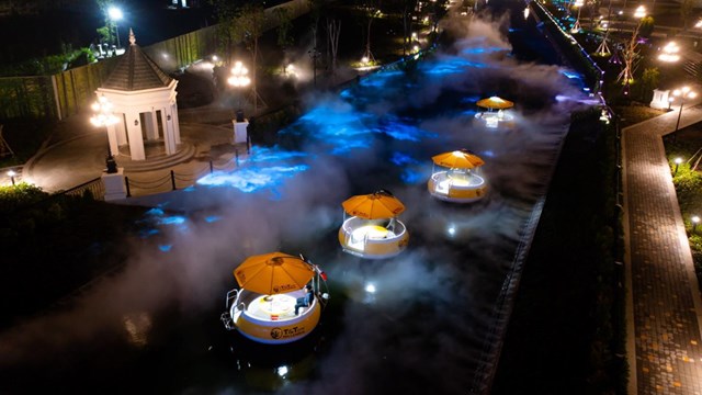 Du ngoạn giữa &#225;nh s&#225;ng, chạm tay v&#224;o m&#226;y m&#249; tr&#234;n D&#242;ng s&#244;ng &#193;nh s&#225;ng T&amp;T City Millennia - Ảnh 3