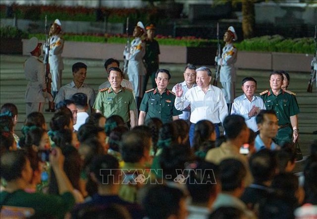 Tổng B&iacute; thư T&ocirc; L&acirc;m đến dự tại điểm cầu H&agrave; Nội. Ảnh: Phạm Tuấn Anh/TTXVN