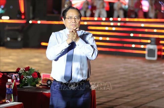 Thủ tướng Ch&iacute;nh phủ Phạm Minh Ch&iacute;nh dự tại điểm cầu Ngọ M&ocirc;n, Đại nội Huế. Ảnh: Văn Dũng/TTXVN