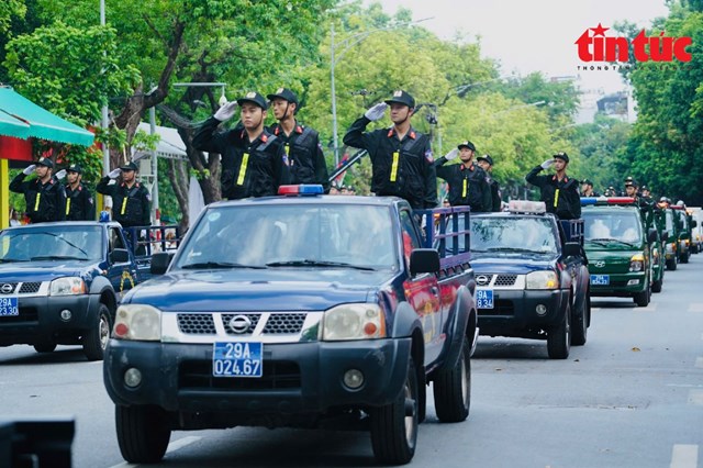 Ng&#224;y hội rực rỡ, diễu h&#224;nh t&#244;n vinh 80 năm C&#244;ng an Thủ đ&#244; - Ảnh 3