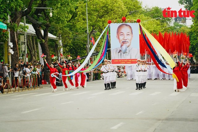 Ng&agrave;y hội v&igrave; thủ đ&ocirc; b&igrave;nh y&ecirc;n diễn ra tại phố đi bộ hồ Ho&agrave;n Kiếm (H&agrave; Nội).