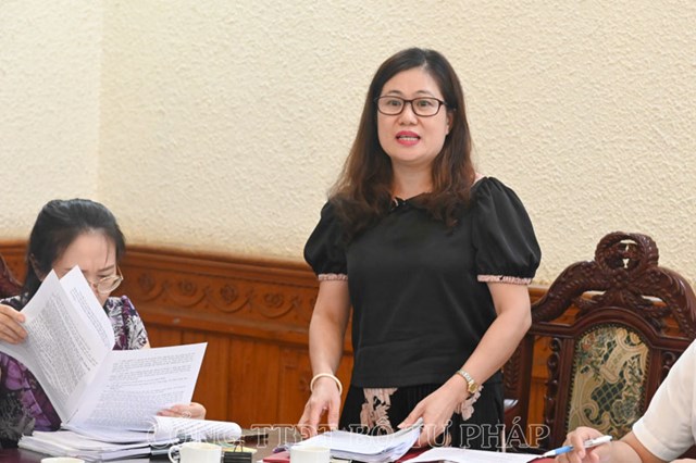 Đại diện Văn ph&ograve;ng Ch&iacute;nh phủ.