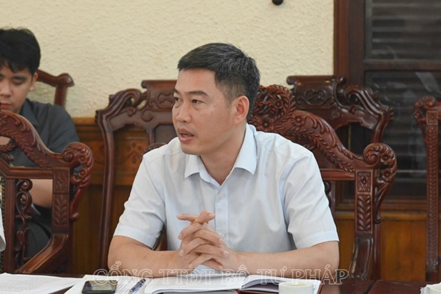 Đại diện Ban Nội ch&iacute;nh Trung ương.