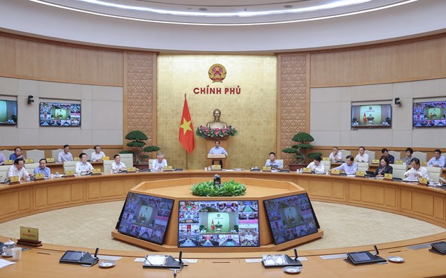 Thủ tướng đề nghị c&aacute;c đại biểu ph&acirc;n t&iacute;ch, đ&aacute;nh gi&aacute; t&igrave;nh h&igrave;nh; c&aacute;c địa phương n&ecirc;u c&aacute;c vướng mắc trong vận h&agrave;nh ch&iacute;nh quyền địa phương 2 cấp cần Trung ương th&aacute;o gỡ... - Ảnh: VGP/Nhật Bắc