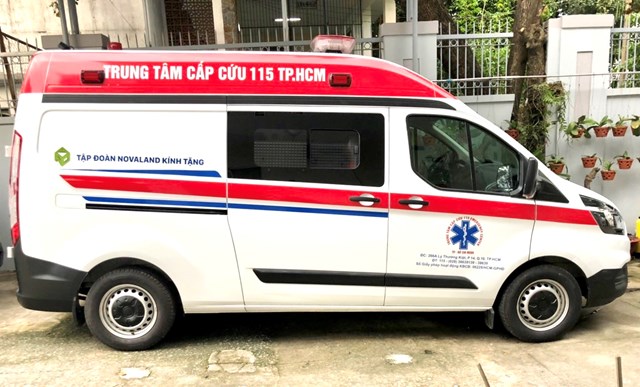 Tập đo&#224;n Novaland tặng xe cấp cứu hỗ trợ tuyến đầu chống dịch - Ảnh 1