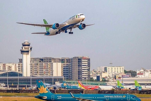 Sân bay Tân Sơn Nhất. (Ảnh: T.Trung)