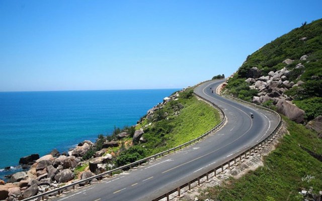 Theo quy hoạch, hệ thống đường bộ ven biển nước ta có tổng chiều dài khoảng 2.838km; đến nay, đã hoàn thành, đưa vào khai thác 1.397km