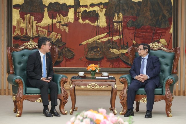 Thủ tướng Phạm Minh Ch&iacute;nh đ&atilde; c&oacute; buổi tiếp &ocirc;ng Kim Hyoung-nyon, Ph&oacute; Chủ tịch ki&ecirc;m đồng s&aacute;ng lập Dunamu. Ảnh:&nbsp;VGP/Nhật Bắc