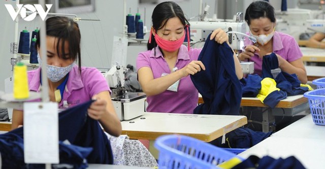 Dự b&aacute;o đến cuối năm c&oacute; 70% doanh nghiệp v&agrave; 3,5 đến 5 triệu lao động gặp kh&oacute; khăn. (Ảnh minh họa).