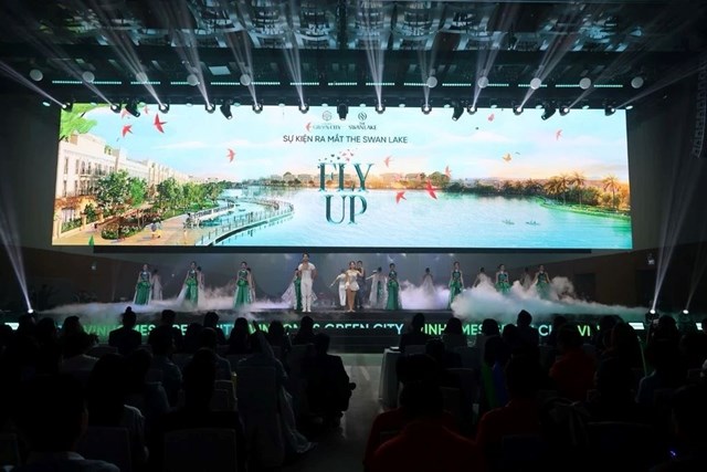 Khu Swan Lake đ&atilde; ch&iacute;nh thức được giới thiệu đến kh&aacute;ch h&agrave;ng v&agrave;o s&aacute;ng 12/8. &nbsp;