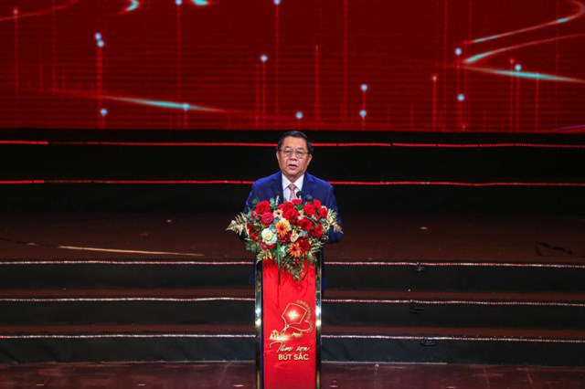 Đồng ch&iacute; Nguyễn Trọng Nghĩa, Uỷ vi&ecirc;n Bộ Ch&iacute;nh trị, B&iacute; thư Trung ương Đảng, Trưởng Ban Tuy&ecirc;n gi&aacute;o v&agrave; D&acirc;n vận Trung ương ph&aacute;t biểu tại Lễ Tổng kết v&agrave; trao Giải b&aacute;o ch&iacute; to&agrave;n quốc &ldquo;V&igrave; An ninh Tổ quốc v&agrave; b&igrave;nh y&ecirc;n cuộc sống&rdquo; giai đoạn 2023 &ndash; 2025. Ảnh: CAND