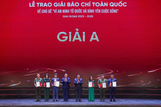 B&#225;o Ph&#225;p luật Việt Nam vinh dự nhận 2 giải C - Giải b&#225;o ch&#237; To&#224;n quốc &#39;V&#236; an ninh Tổ quốc v&#224; b&#236;nh y&#234;n cuộc sống&#39; - Ảnh 1