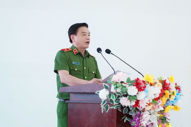 Thiếu tướng Trần Văn Toản, Uỷ vi&ecirc;n Ban Thường vụ, Ph&oacute; Ch&aacute;nh văn ph&ograve;ng Cơ quan Cảnh s&aacute;t Điều tra Bộ C&ocirc;ng an ph&aacute;t biểu tại sự kiện b&agrave;n giao nh&agrave;.